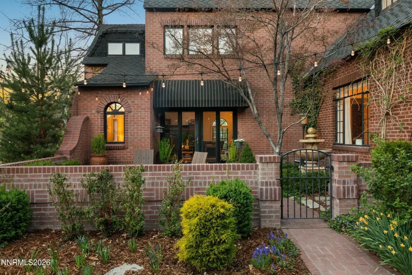 581 Ridge, Reno, Nevada 89501, 4 Bedrooms Bedrooms, ,3 BathroomsBathrooms,Residential,Residential,Ridge,260003678