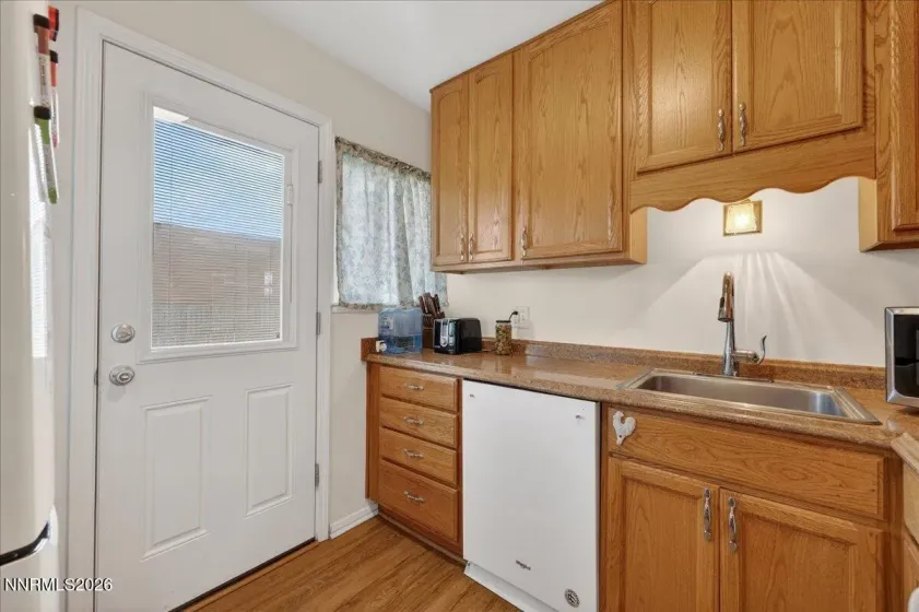 1945 4th, Sparks, Nevada 89431, 2 Bedrooms Bedrooms, ,1 BathroomBathrooms,Residential,Residential,4th,260003697