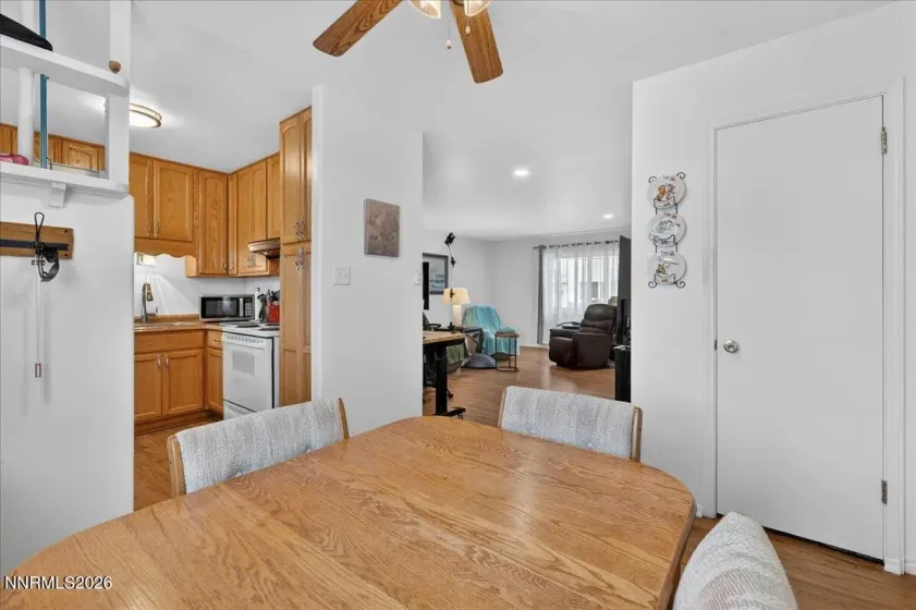 1945 4th, Sparks, Nevada 89431, 2 Bedrooms Bedrooms, ,1 BathroomBathrooms,Residential,Residential,4th,260003697