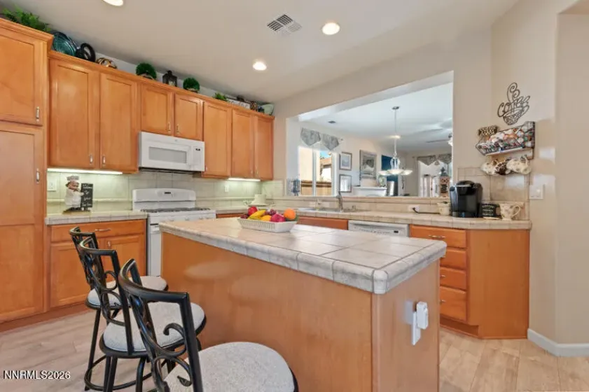 455 Dartmoor, Reno, Nevada 89521, 3 Bedrooms Bedrooms, ,2 BathroomsBathrooms,Residential,Residential,Dartmoor,260003706