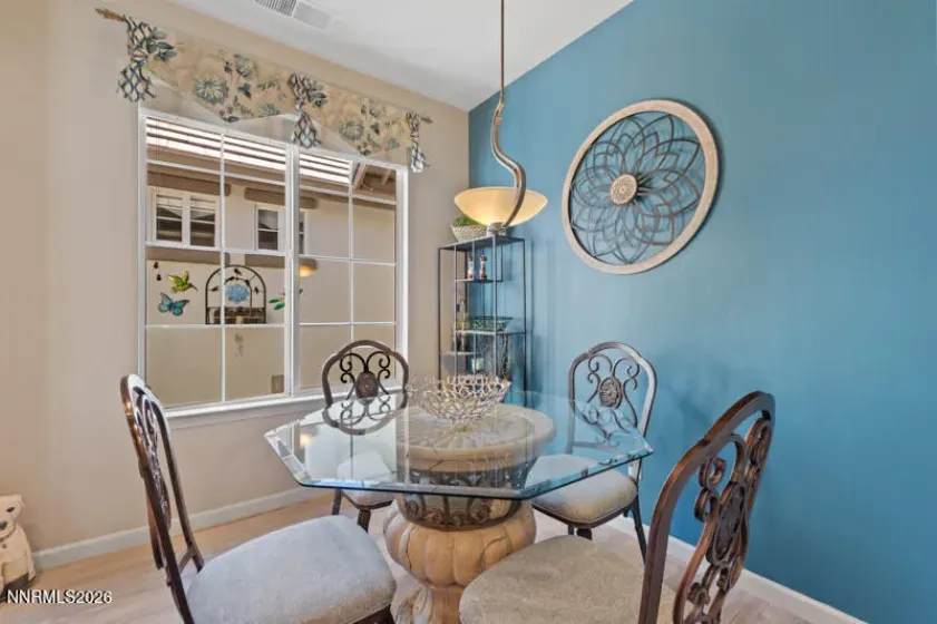 455 Dartmoor, Reno, Nevada 89521, 3 Bedrooms Bedrooms, ,2 BathroomsBathrooms,Residential,Residential,Dartmoor,260003706