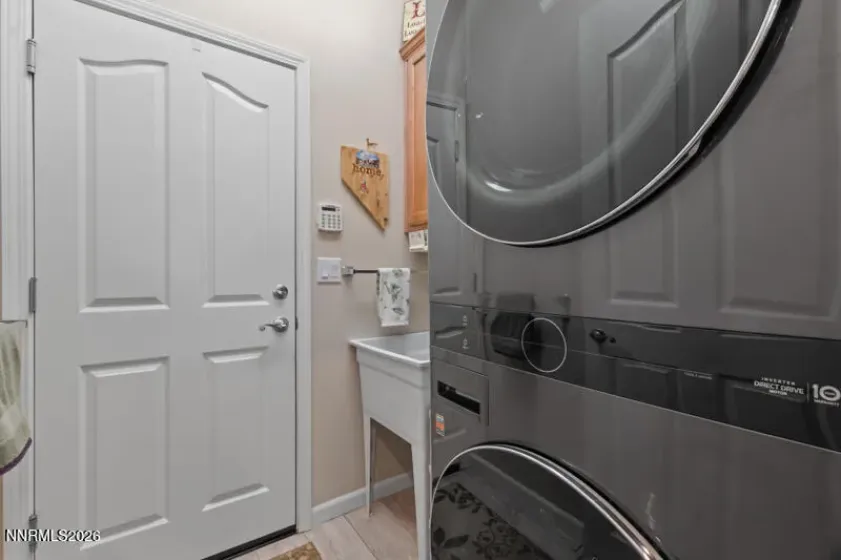 455 Dartmoor, Reno, Nevada 89521, 3 Bedrooms Bedrooms, ,2 BathroomsBathrooms,Residential,Residential,Dartmoor,260003706