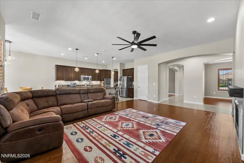 7939 Orange Plains, Sparks, Nevada 89436, 4 Bedrooms Bedrooms, ,3 BathroomsBathrooms,Residential,Residential,Orange Plains,260003709