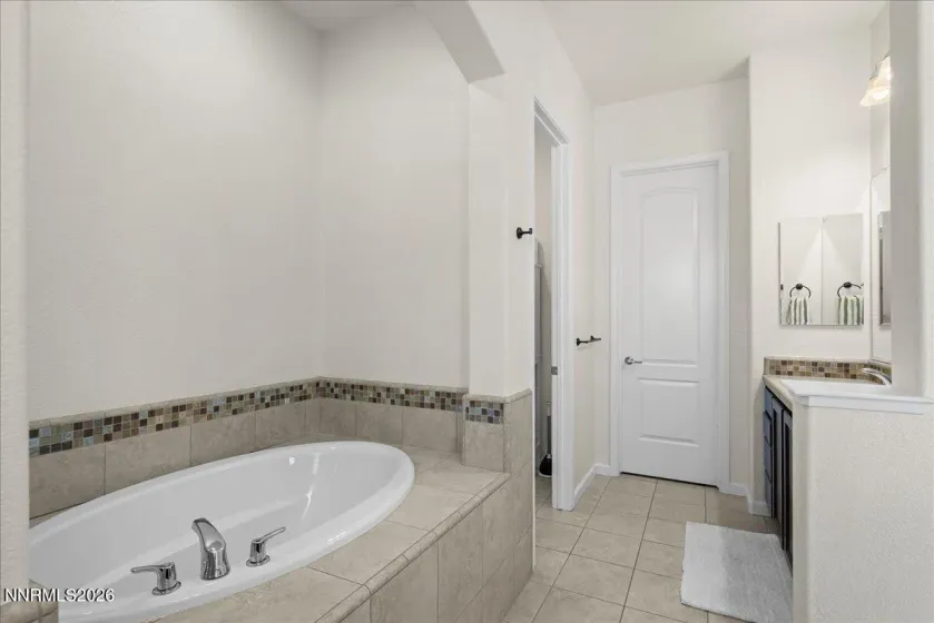 7939 Orange Plains, Sparks, Nevada 89436, 4 Bedrooms Bedrooms, ,3 BathroomsBathrooms,Residential,Residential,Orange Plains,260003709