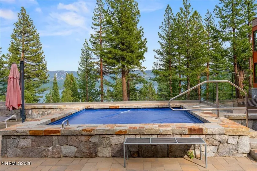 HOA Amenity - Lakeview Spa