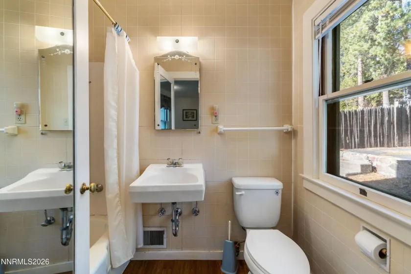 616 Lake Shore, Zephyr Cove, Nevada 89448, 5 Bedrooms Bedrooms, ,4 BathroomsBathrooms,Residential,Residential,Lake Shore,260003725