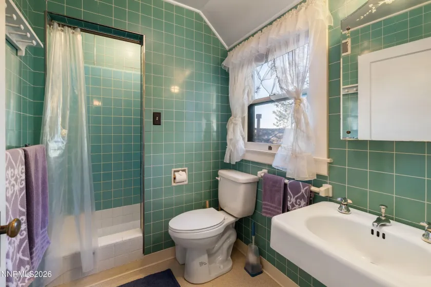 616 Lake Shore, Zephyr Cove, Nevada 89448, 5 Bedrooms Bedrooms, ,4 BathroomsBathrooms,Residential,Residential,Lake Shore,260003725