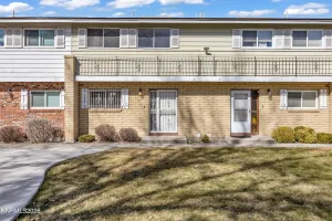 577 Smithridge, Reno, Nevada 89502, 2 Bedrooms Bedrooms, ,2 BathroomsBathrooms,Residential,Residential,Smithridge,260002795