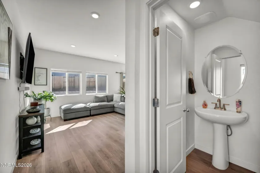 8830 Gazing Star, Reno, Nevada 89506, 3 Bedrooms Bedrooms, ,3 BathroomsBathrooms,Residential,Residential,Gazing Star,260003731