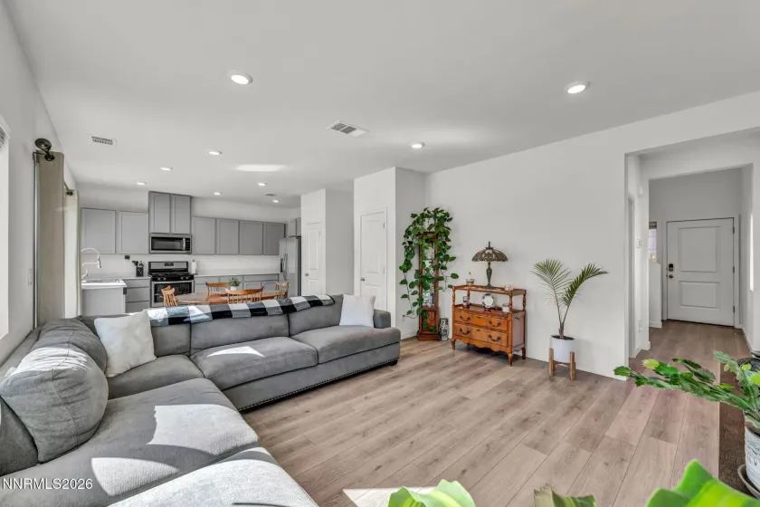 8830 Gazing Star, Reno, Nevada 89506, 3 Bedrooms Bedrooms, ,3 BathroomsBathrooms,Residential,Residential,Gazing Star,260003731