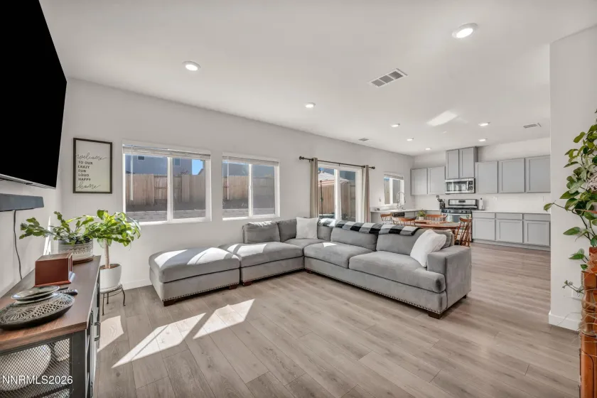 8830 Gazing Star, Reno, Nevada 89506, 3 Bedrooms Bedrooms, ,3 BathroomsBathrooms,Residential,Residential,Gazing Star,260003731