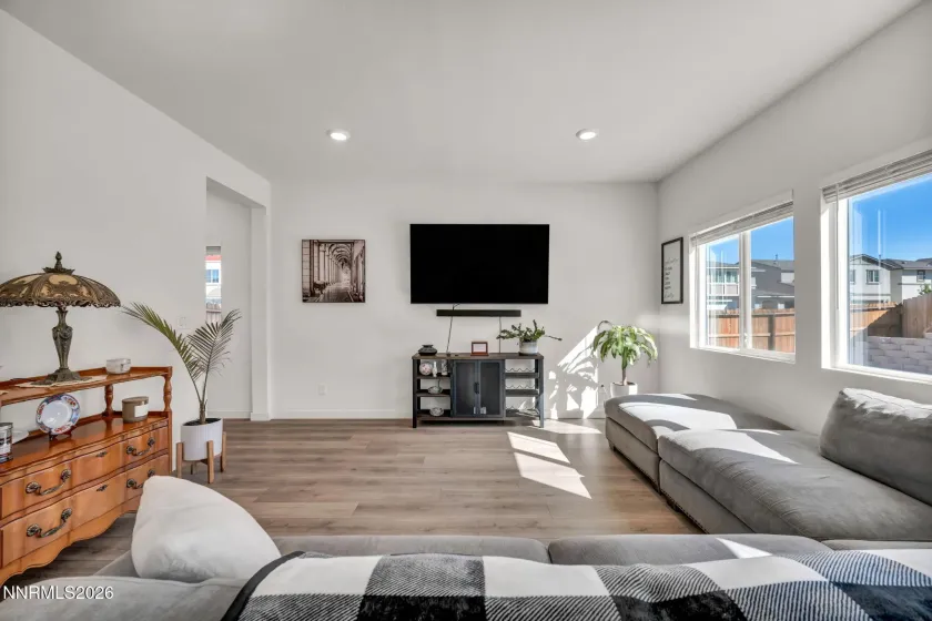 8830 Gazing Star, Reno, Nevada 89506, 3 Bedrooms Bedrooms, ,3 BathroomsBathrooms,Residential,Residential,Gazing Star,260003731