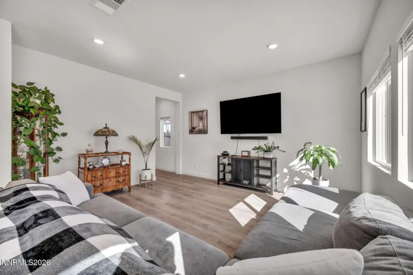 8830 Gazing Star, Reno, Nevada 89506, 3 Bedrooms Bedrooms, ,3 BathroomsBathrooms,Residential,Residential,Gazing Star,260003731