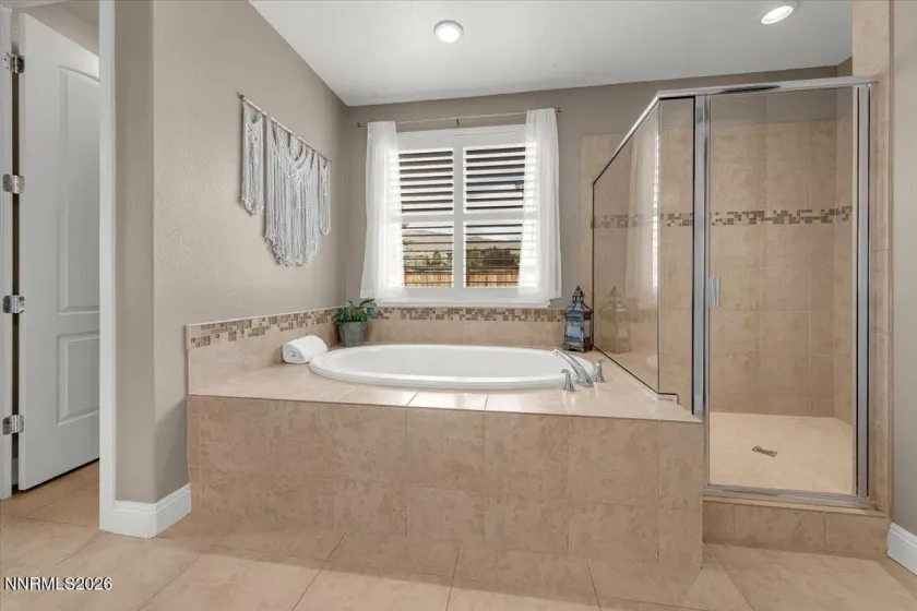 1697 Crescent Pointe, Reno, Nevada 89523, 4 Bedrooms Bedrooms, ,4 BathroomsBathrooms,Residential,Residential,Crescent Pointe,260003737