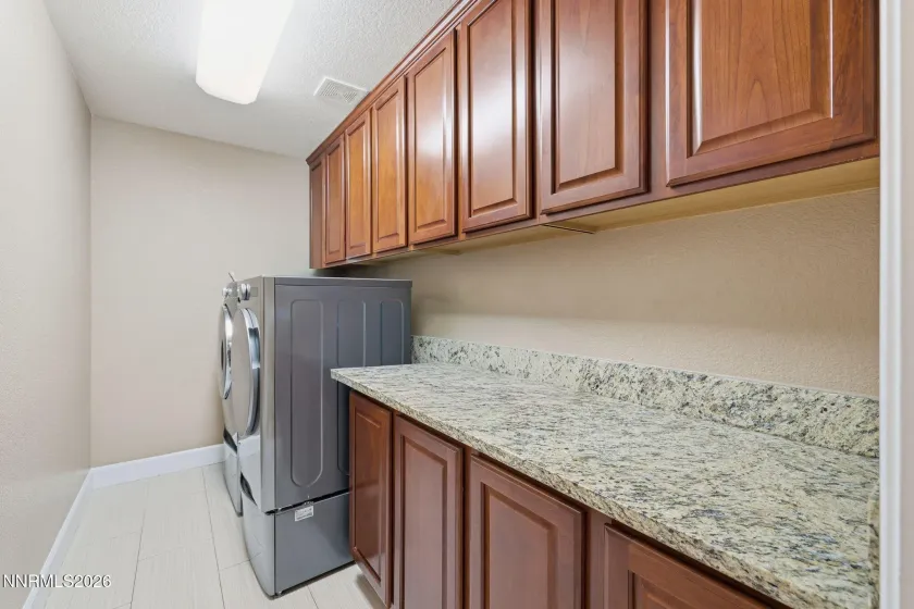 7120 High Hill, Sparks, Nevada 89436, 4 Bedrooms Bedrooms, ,3 BathroomsBathrooms,Residential,Residential,High Hill,260003740