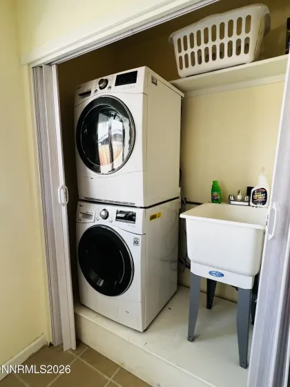 507 Burns, Reno, Nevada 89502, 2 Bedrooms Bedrooms, ,1 BathroomBathrooms,Residential,Residential,Burns,260003741