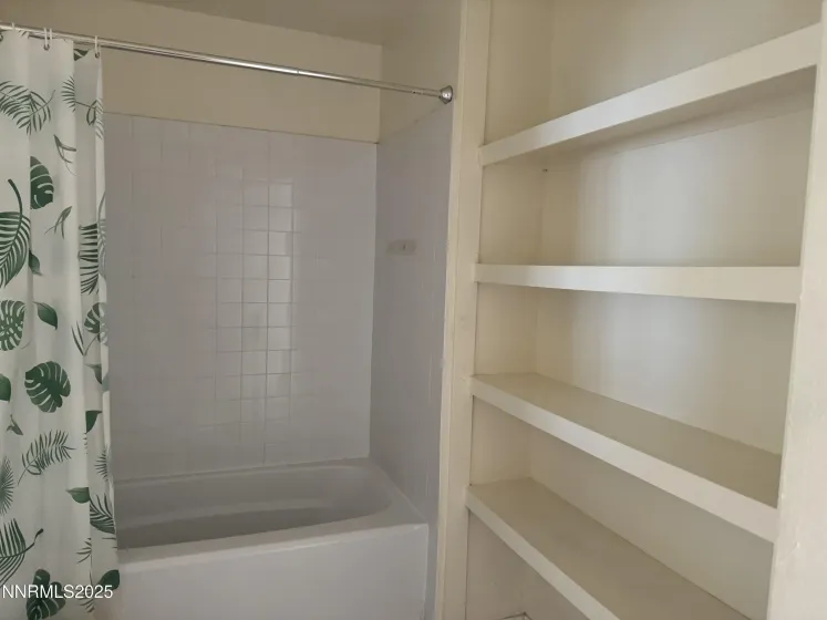 4600 Neil, Reno, Nevada 89502, 2 Bedrooms Bedrooms, ,1 BathroomBathrooms,Residential,Residential,Neil,260003744