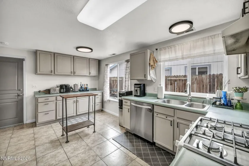 522 Sugarloaf, Dayton, Nevada 89403, 3 Bedrooms Bedrooms, ,2 BathroomsBathrooms,Residential,Residential,Sugarloaf,260003752