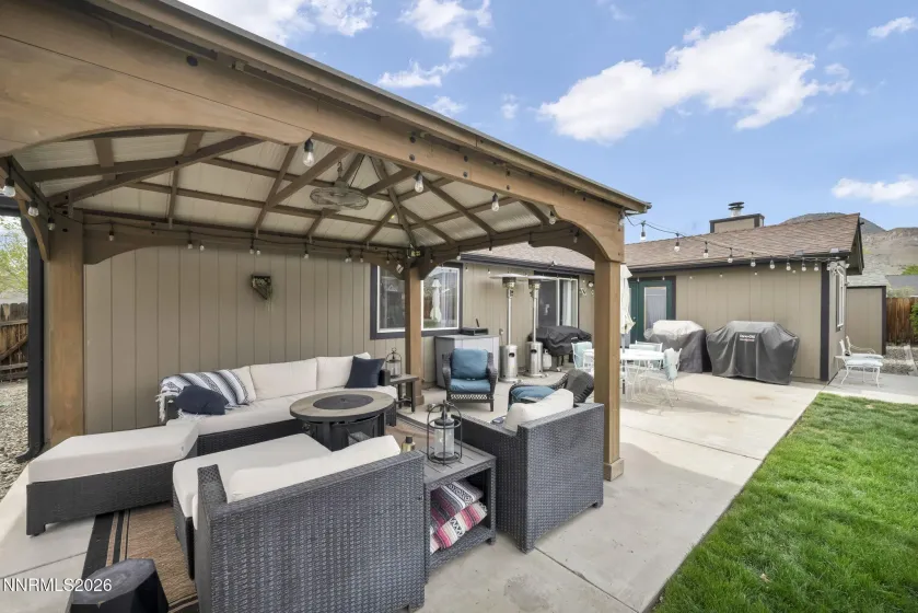 522 Sugarloaf, Dayton, Nevada 89403, 3 Bedrooms Bedrooms, ,2 BathroomsBathrooms,Residential,Residential,Sugarloaf,260003752