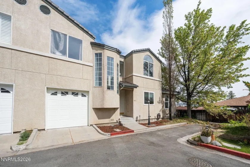 501 Warren, Reno, Nevada 89509, 2 Bedrooms Bedrooms, ,3 BathroomsBathrooms,Residential,Residential,Warren,260003758