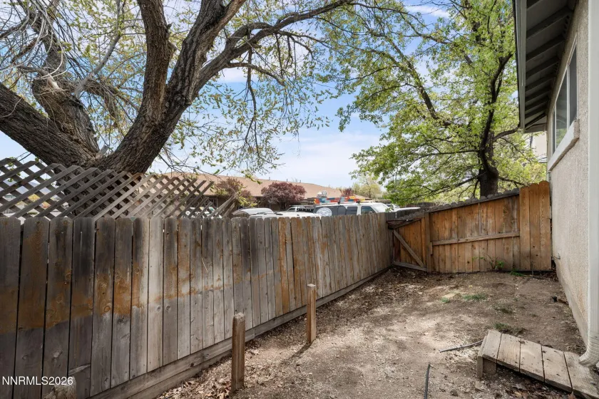 501 Warren, Reno, Nevada 89509, 2 Bedrooms Bedrooms, ,3 BathroomsBathrooms,Residential,Residential,Warren,260003758