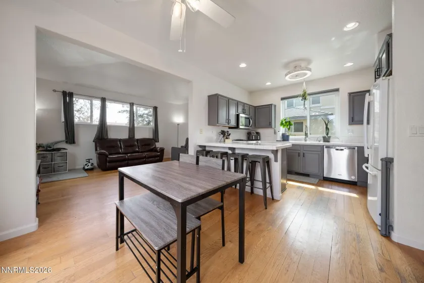 501 Warren, Reno, Nevada 89509, 2 Bedrooms Bedrooms, ,3 BathroomsBathrooms,Residential,Residential,Warren,260003758