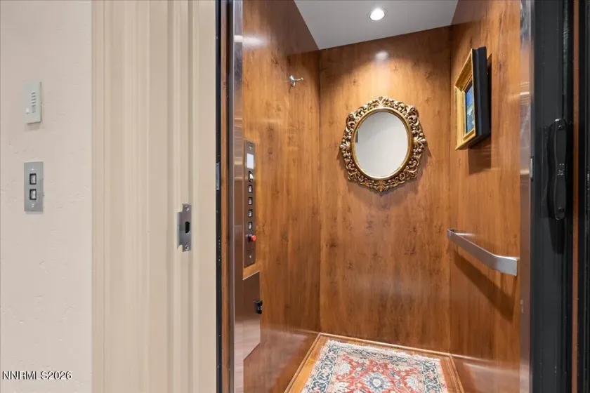 6025 Lake Geneva, Reno, Nevada 89511, 6 Bedrooms Bedrooms, ,6 BathroomsBathrooms,Residential,Residential,Lake Geneva,260003759