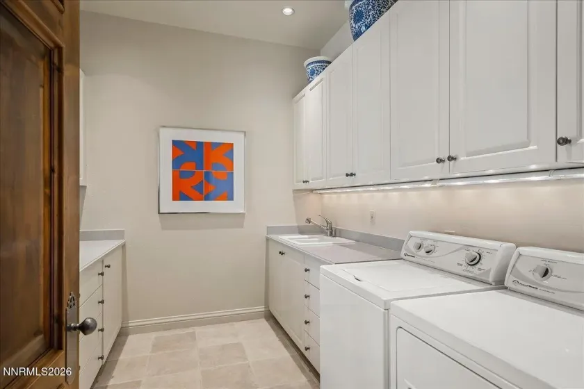 6025 Lake Geneva, Reno, Nevada 89511, 6 Bedrooms Bedrooms, ,6 BathroomsBathrooms,Residential,Residential,Lake Geneva,260003759