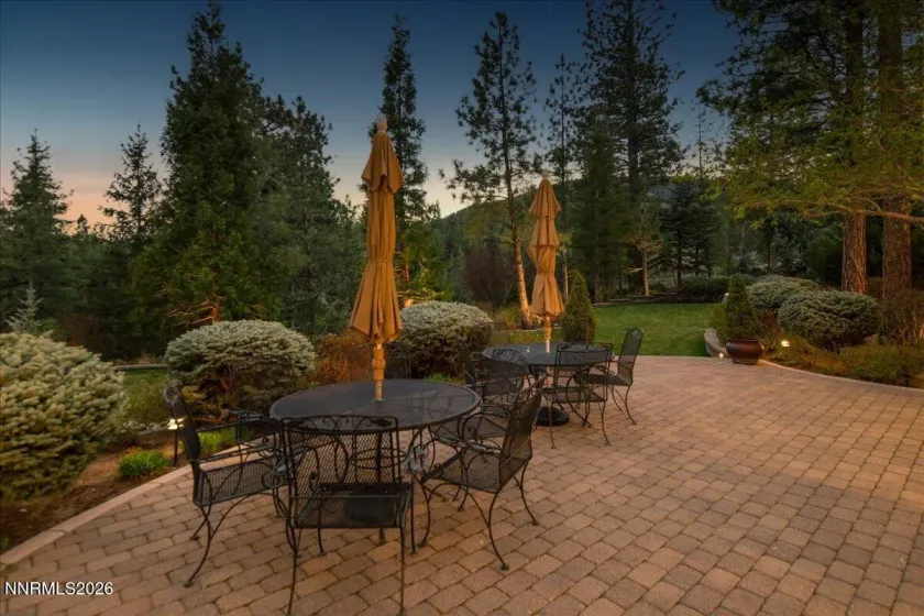 6025 Lake Geneva, Reno, Nevada 89511, 6 Bedrooms Bedrooms, ,6 BathroomsBathrooms,Residential,Residential,Lake Geneva,260003759