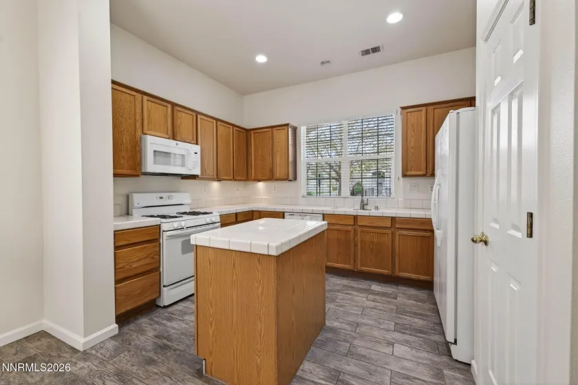 10235 Grizzly Hill, Reno, Nevada 89521, 3 Bedrooms Bedrooms, ,2 BathroomsBathrooms,Residential,Residential,Grizzly Hill,260003762