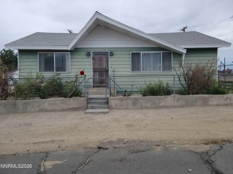 612 F, Hawthorne, Nevada 89415, ,2 BathroomsBathrooms,Residential,Residential,F,260003765