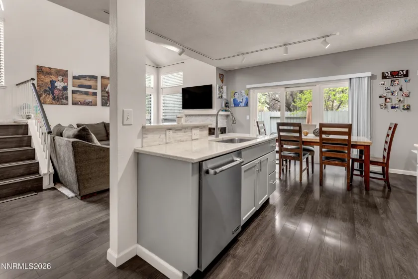 4336 Leeward, Reno, Nevada 89502, 2 Bedrooms Bedrooms, ,3 BathroomsBathrooms,Residential,Residential,Leeward,260003773