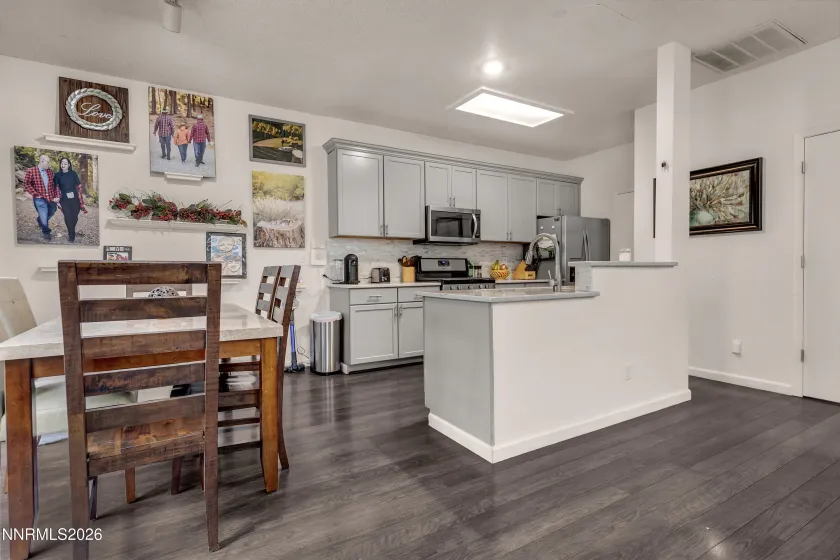 4336 Leeward, Reno, Nevada 89502, 2 Bedrooms Bedrooms, ,3 BathroomsBathrooms,Residential,Residential,Leeward,260003773