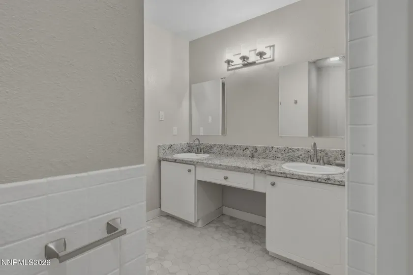 585 Smithridge, Reno, Nevada 89502, 2 Bedrooms Bedrooms, ,2 BathroomsBathrooms,Residential,Residential,Smithridge,260003779