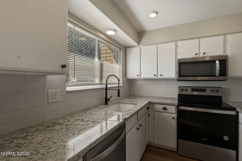 585 Smithridge, Reno, Nevada 89502, 2 Bedrooms Bedrooms, ,2 BathroomsBathrooms,Residential,Residential,Smithridge,260003779