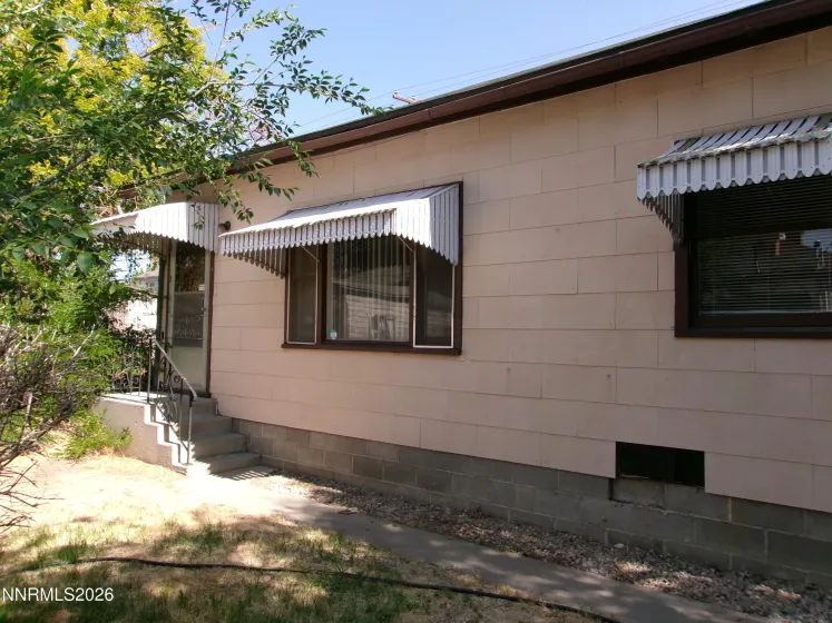 1018 E, Sparks, Nevada 89431, 4 Bedrooms Bedrooms, ,3 BathroomsBathrooms,Residential Income,Residential,E,260003782