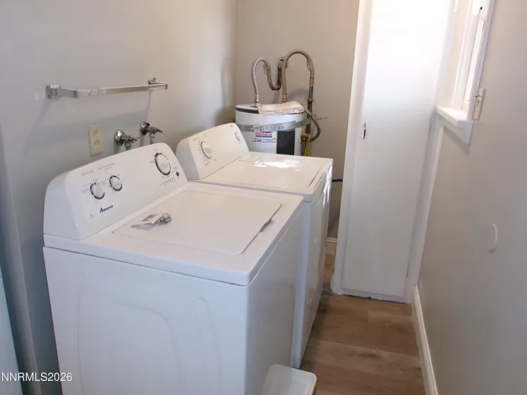 1018 E, Sparks, Nevada 89431, 4 Bedrooms Bedrooms, ,3 BathroomsBathrooms,Residential Income,Residential,E,260003782