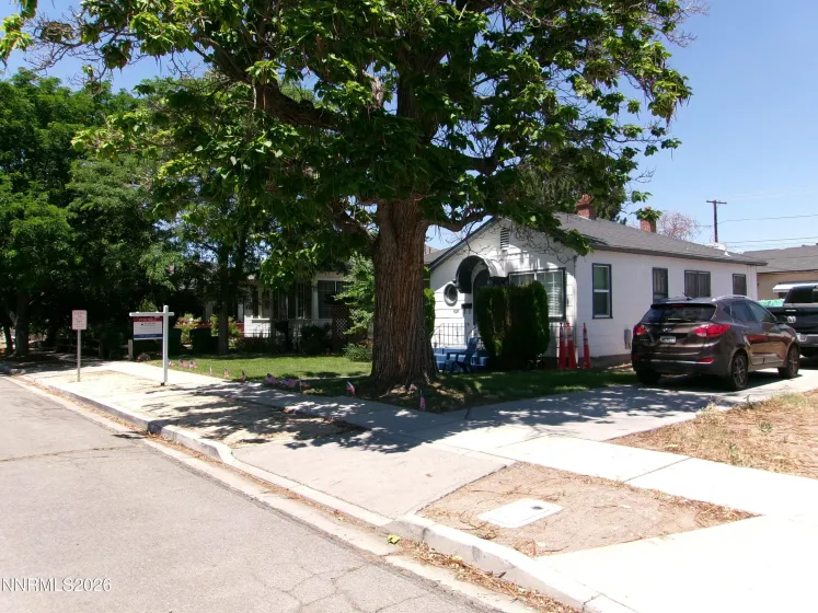1018 E, Sparks, Nevada 89431, 4 Bedrooms Bedrooms, ,3 BathroomsBathrooms,Residential Income,Residential,E,0,260003782
