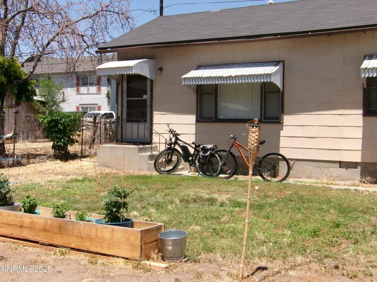 1018 E, Sparks, Nevada 89431, 4 Bedrooms Bedrooms, ,3 BathroomsBathrooms,Residential Income,Residential,E,0,260003782