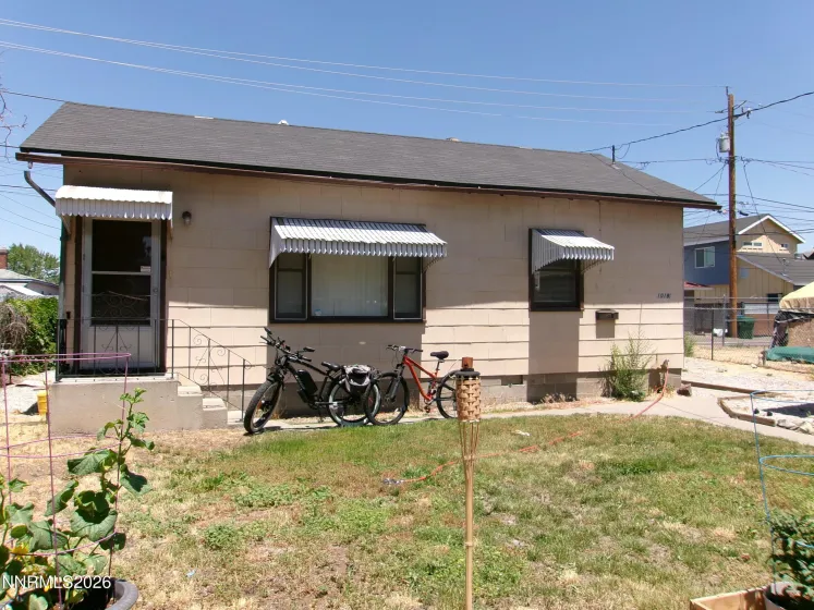 1018 E, Sparks, Nevada 89431, 4 Bedrooms Bedrooms, ,3 BathroomsBathrooms,Residential Income,Residential,E,0,260003782