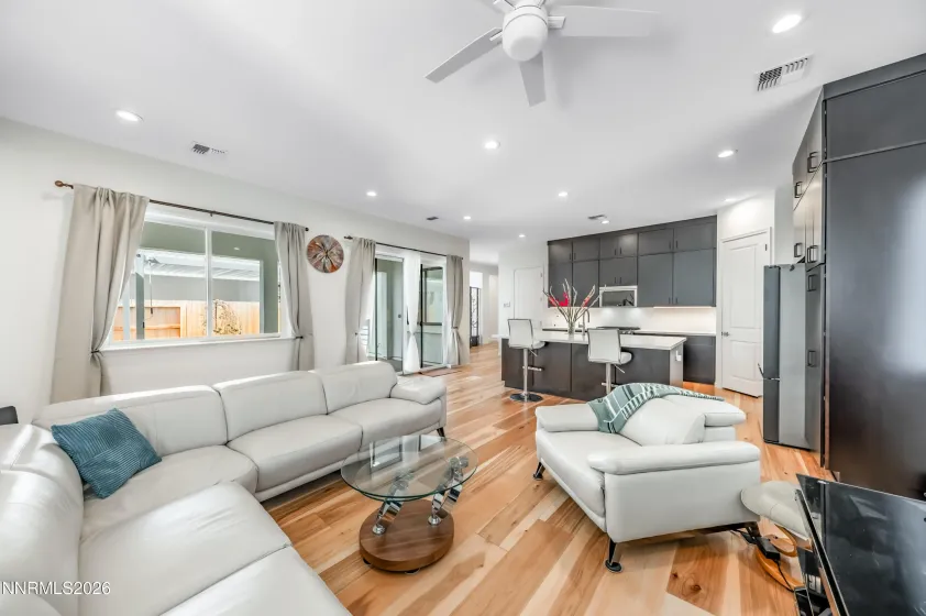 2402 Iron Square, Reno, Nevada 89521, 2 Bedrooms Bedrooms, ,2 BathroomsBathrooms,Residential,Residential,Iron Square,260003783