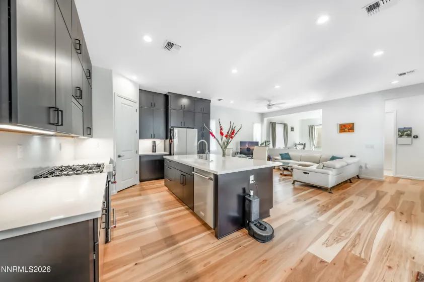 2402 Iron Square, Reno, Nevada 89521, 2 Bedrooms Bedrooms, ,2 BathroomsBathrooms,Residential,Residential,Iron Square,260003783