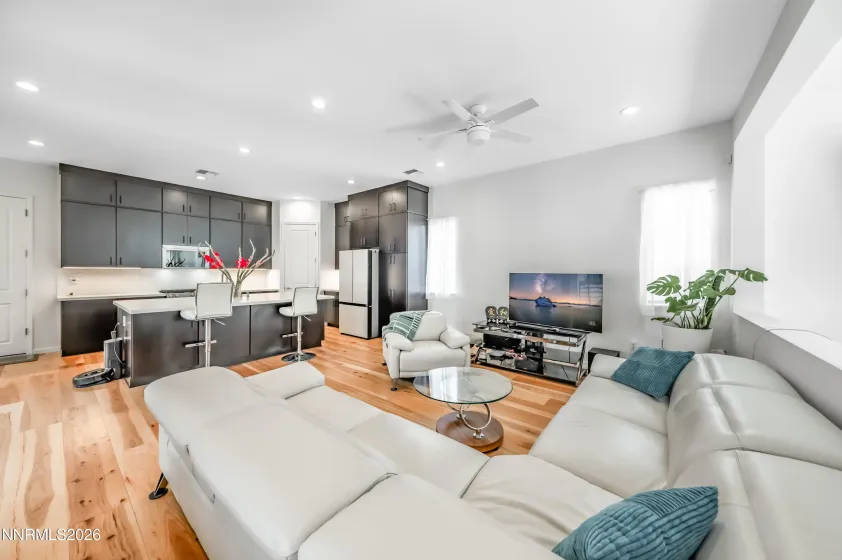 2402 Iron Square, Reno, Nevada 89521, 2 Bedrooms Bedrooms, ,2 BathroomsBathrooms,Residential,Residential,Iron Square,260003783