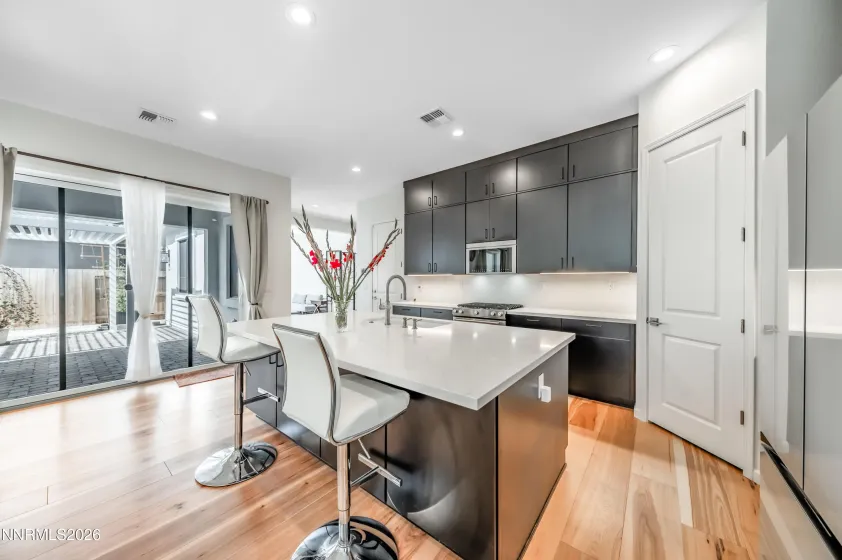 2402 Iron Square, Reno, Nevada 89521, 2 Bedrooms Bedrooms, ,2 BathroomsBathrooms,Residential,Residential,Iron Square,260003783