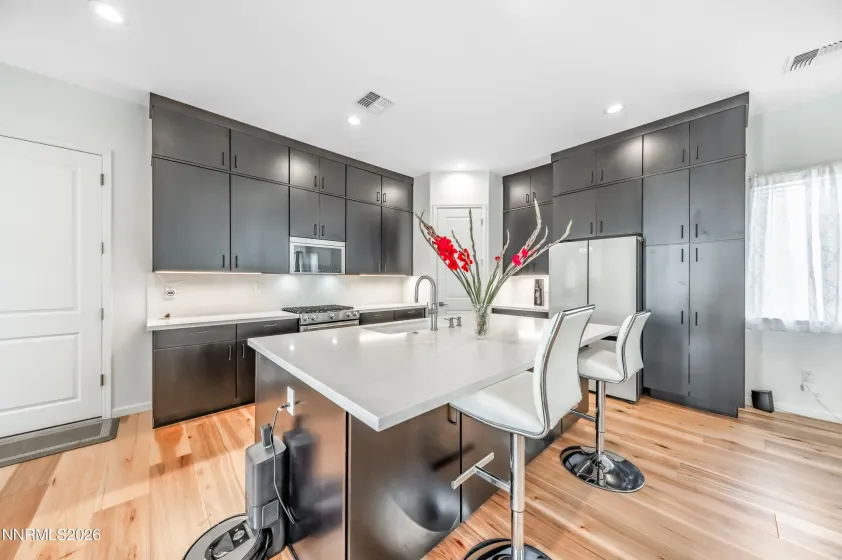 2402 Iron Square, Reno, Nevada 89521, 2 Bedrooms Bedrooms, ,2 BathroomsBathrooms,Residential,Residential,Iron Square,260003783