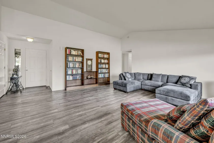 25 Desert Peak, Sparks, Nevada 89441, 3 Bedrooms Bedrooms, ,2 BathroomsBathrooms,Residential,Residential,Desert Peak,260003784