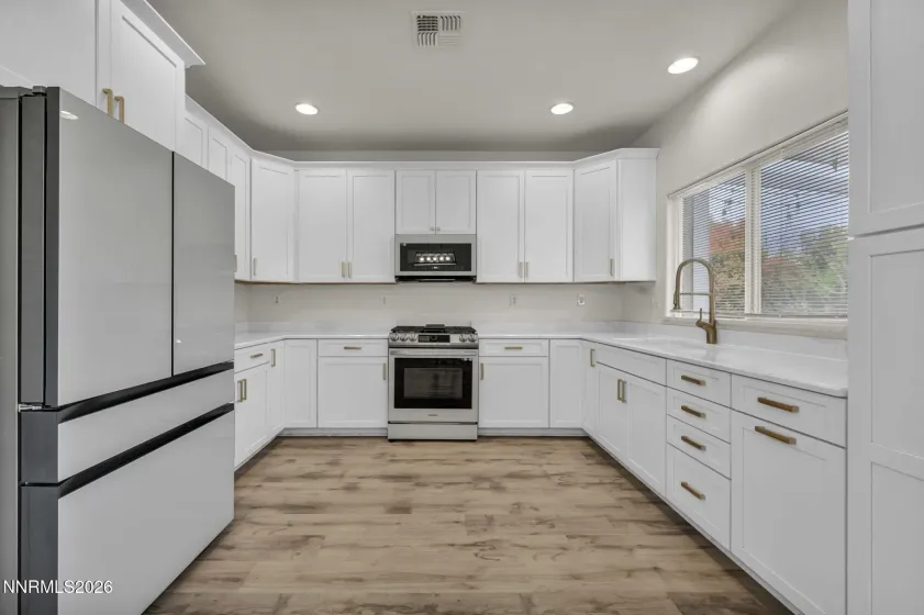 3295 Modena, Sparks, Nevada 89434, 2 Bedrooms Bedrooms, ,2 BathroomsBathrooms,Residential,Residential,Modena,260003791