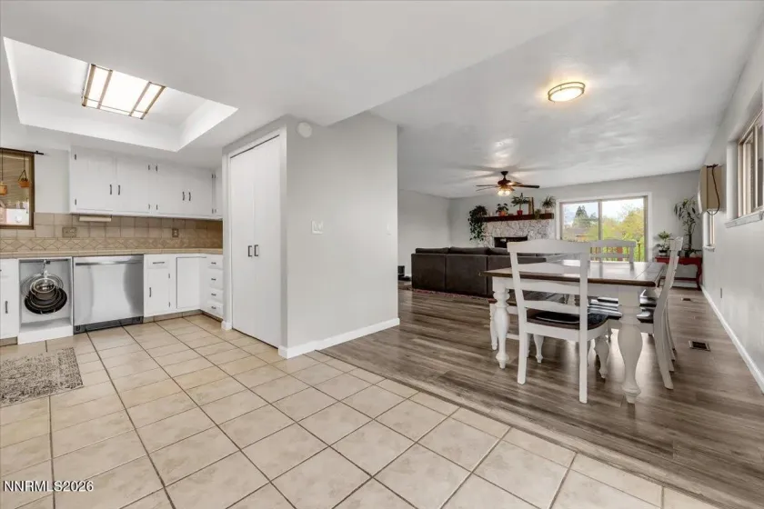 2975 Markridge, Reno, Nevada 89509, 5 Bedrooms Bedrooms, ,3 BathroomsBathrooms,Residential,Residential,Markridge,260003792