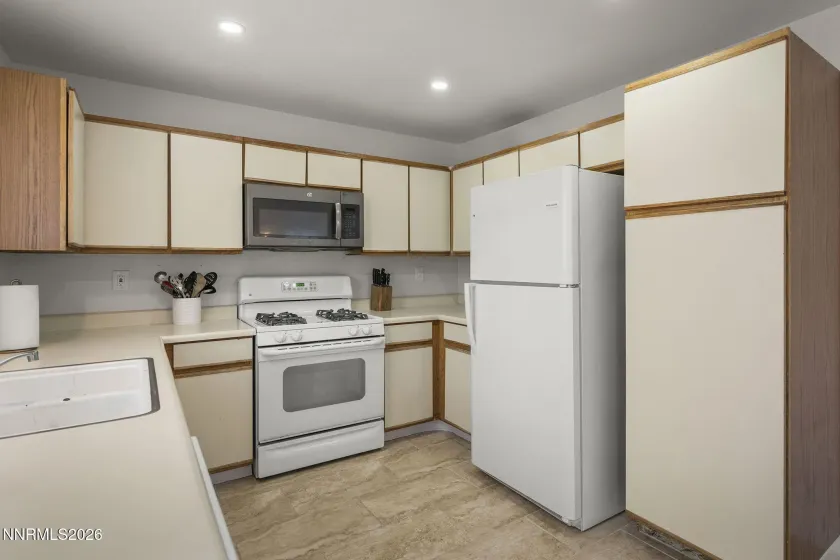 3055 Cottage, Sparks, Nevada 89434, 4 Bedrooms Bedrooms, ,4 BathroomsBathrooms,Residential,Residential,Cottage,260003793