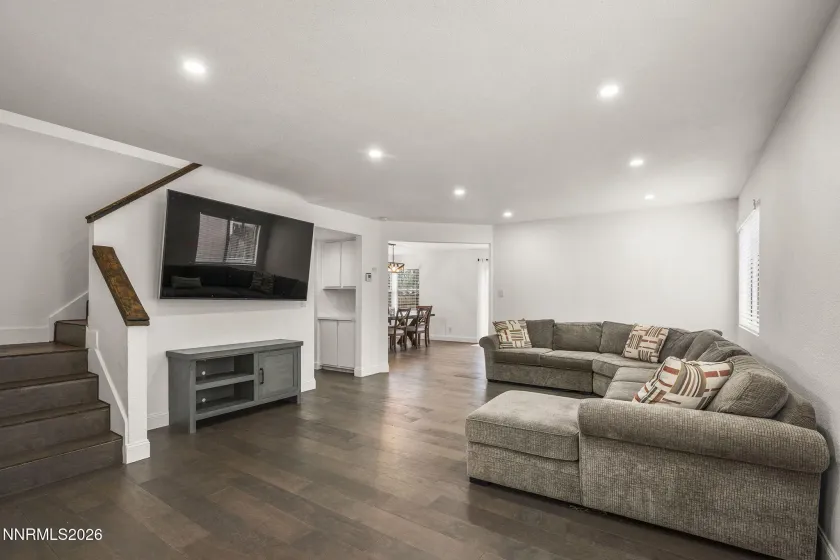 3055 Cottage, Sparks, Nevada 89434, 4 Bedrooms Bedrooms, ,4 BathroomsBathrooms,Residential,Residential,Cottage,260003793